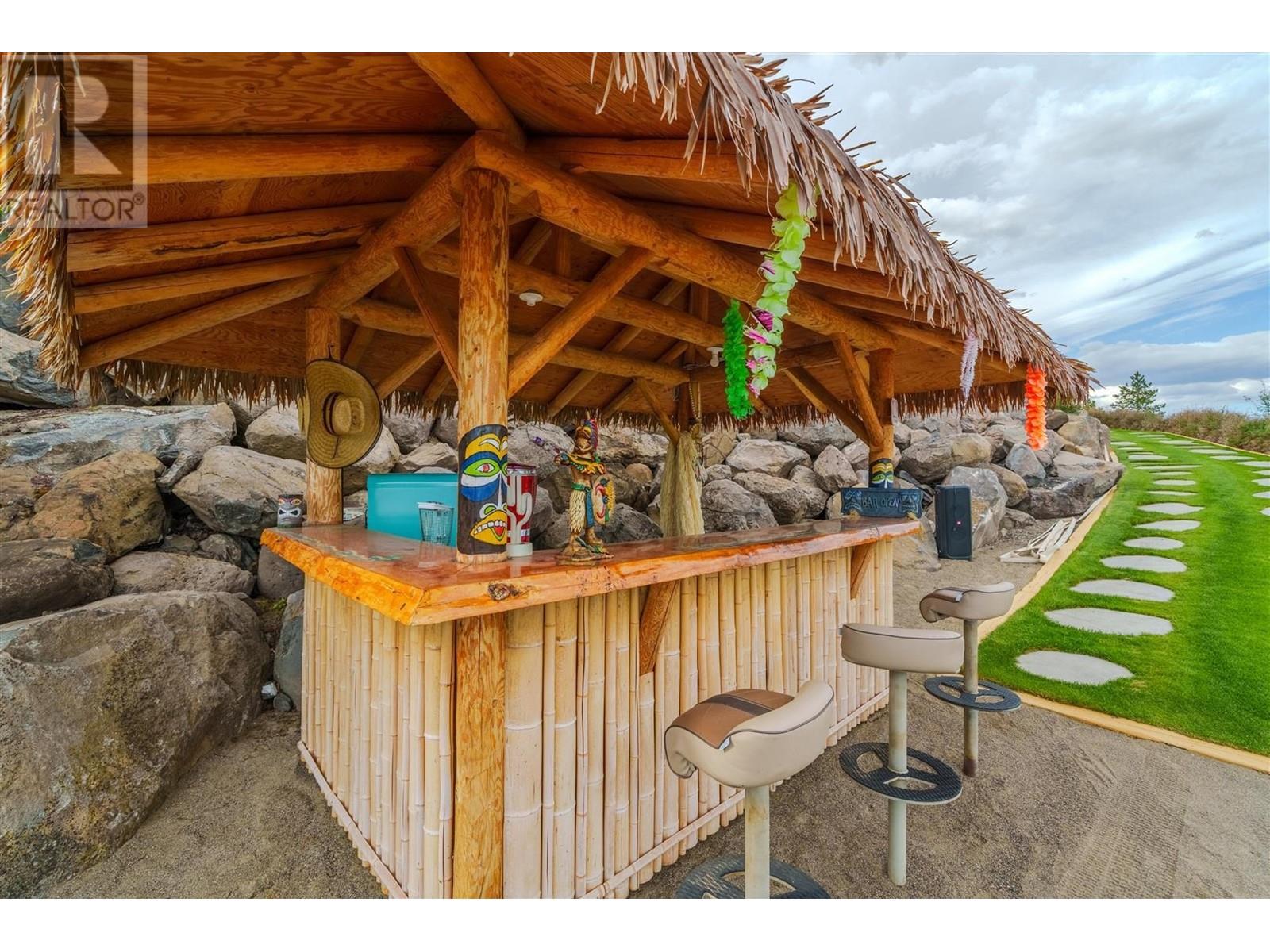 5834 Green Lake North Road, 70 Mile House, British Columbia  V0K 2K1 - Photo 12 - R3010724