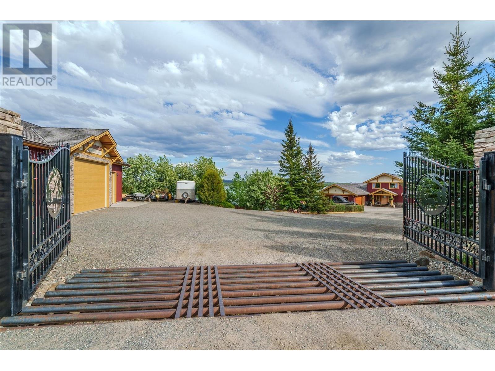 5834 Green Lake North Road, 70 Mile House, British Columbia  V0K 2K1 - Photo 15 - R3010724