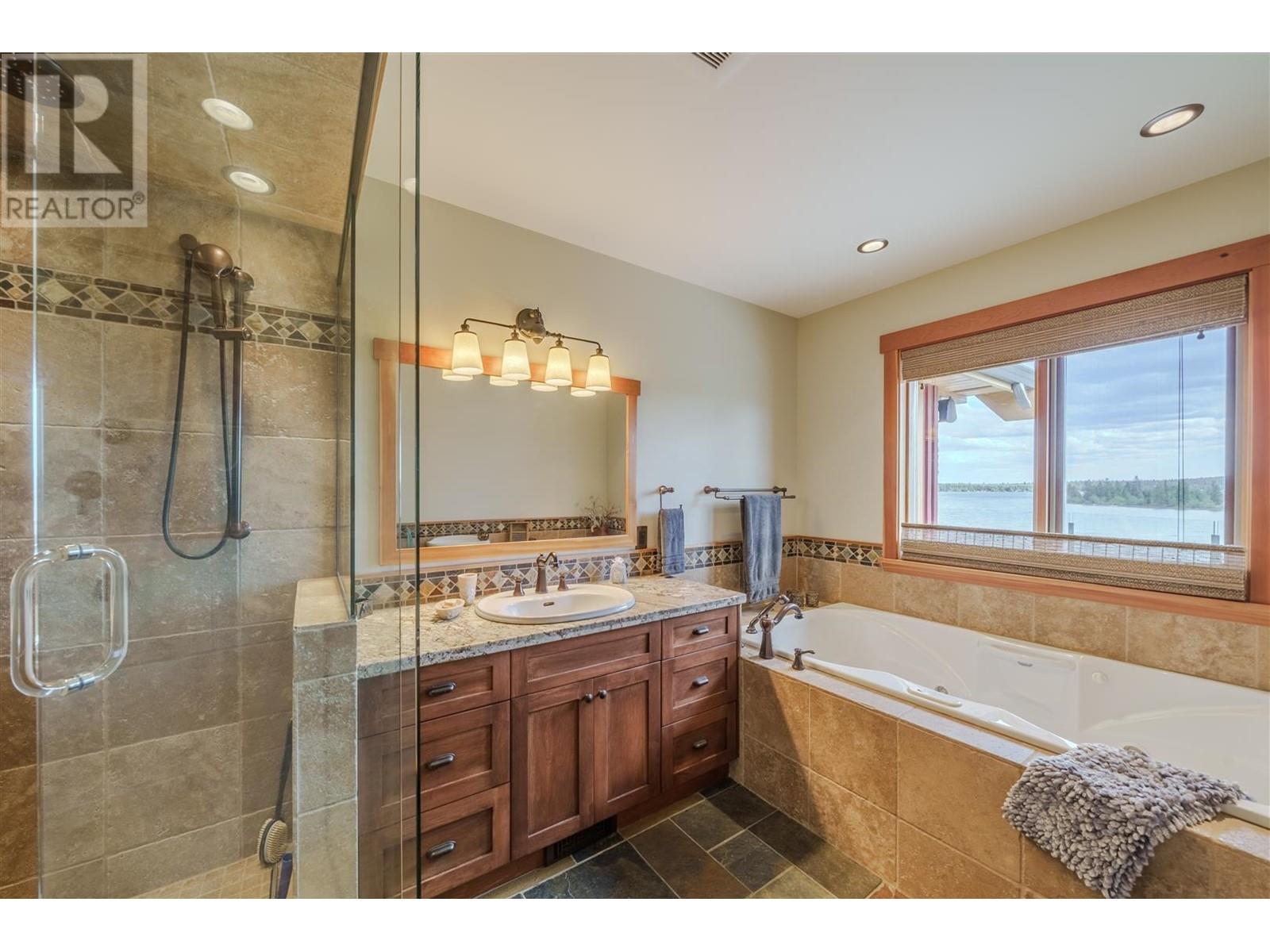 5834 Green Lake North Road, 70 Mile House, British Columbia  V0K 2K1 - Photo 22 - R3010724