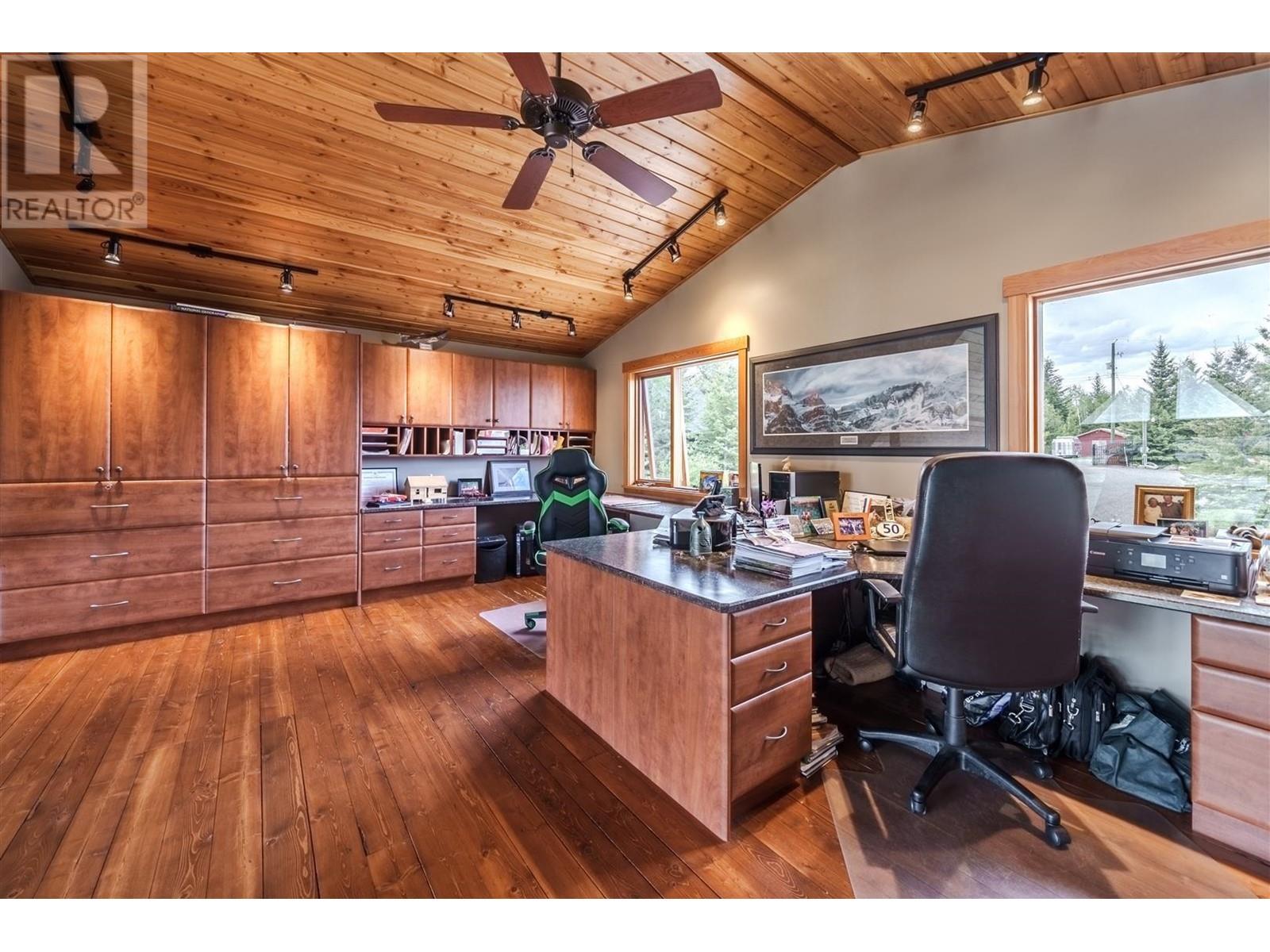 5834 Green Lake North Road, 70 Mile House, British Columbia  V0K 2K1 - Photo 31 - R3010724