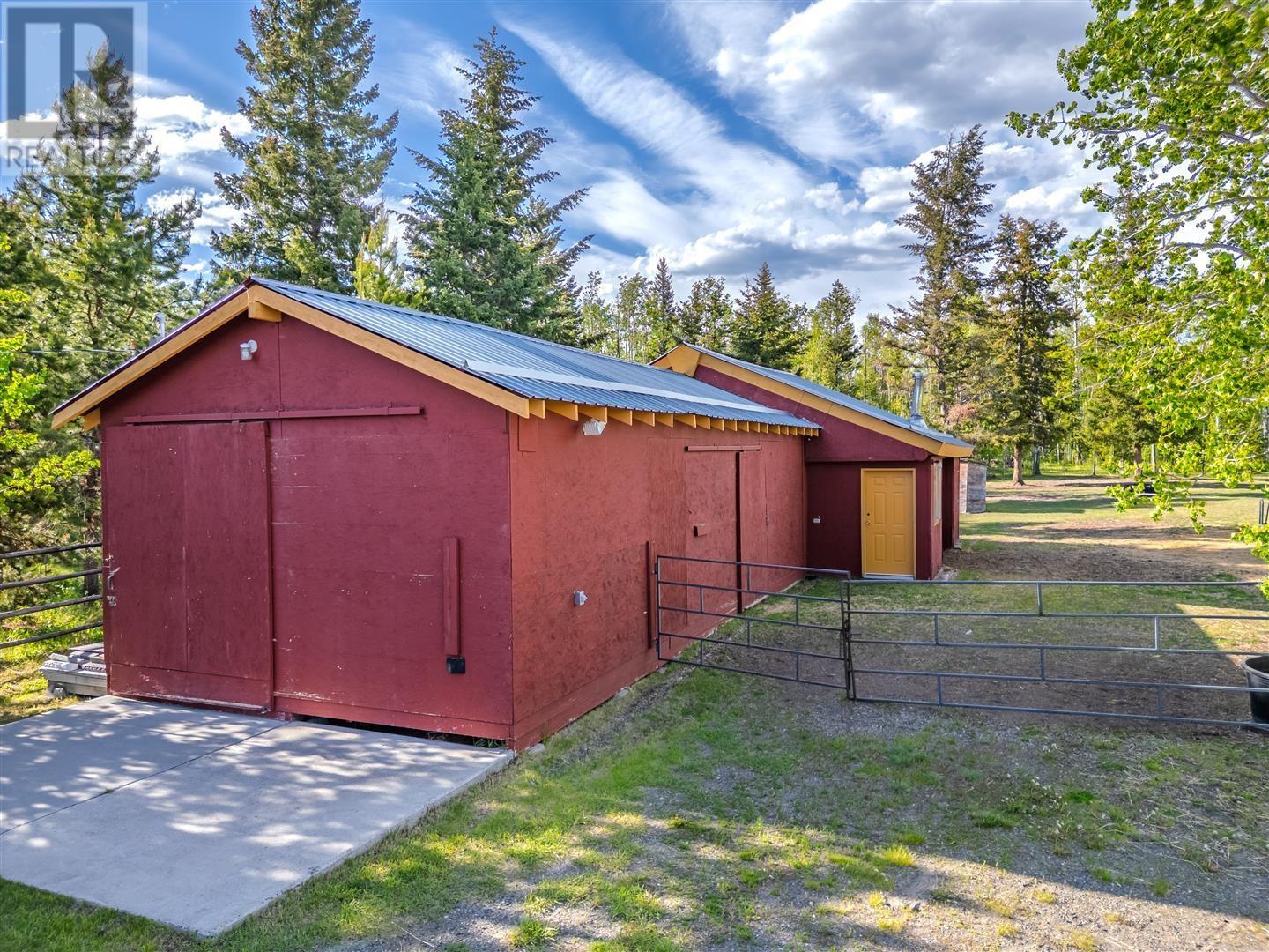 5834 Green Lake North Road, 70 Mile House, British Columbia  V0K 2K1 - Photo 4 - R3010724