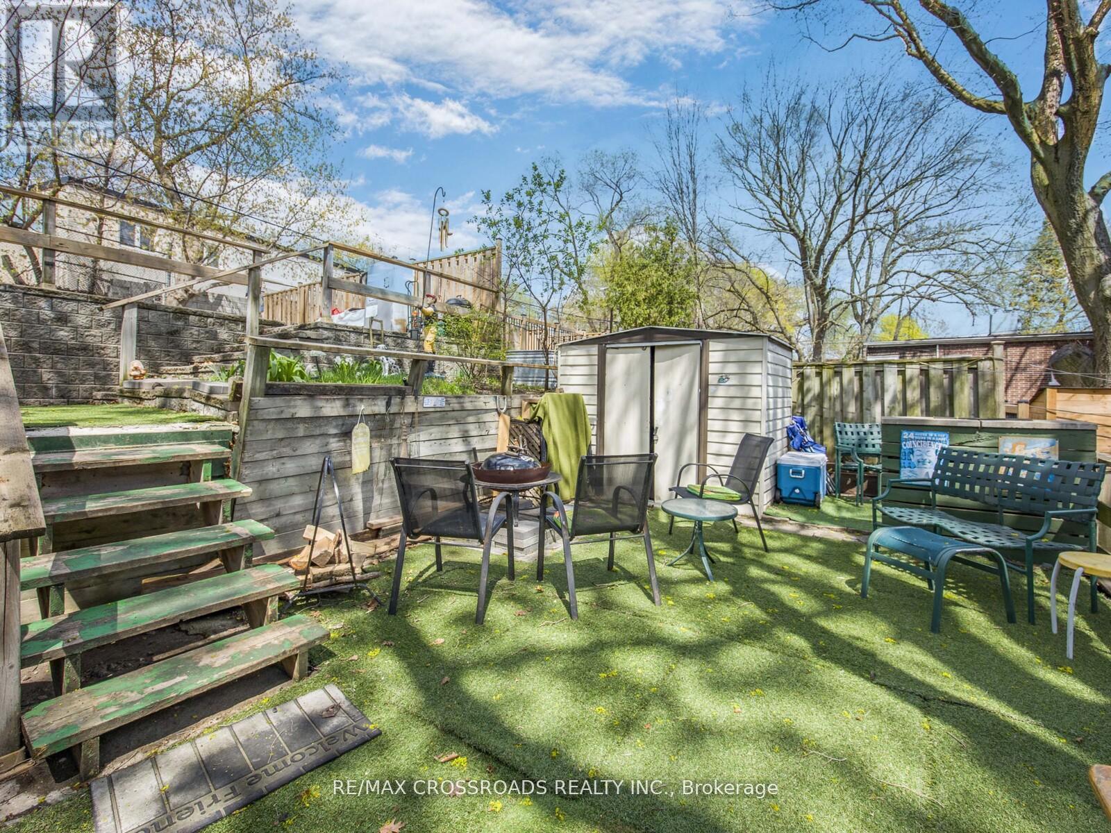 22 Ivy Avenue, Toronto, Ontario  M4L 2H7 - Photo 17 - E12193081