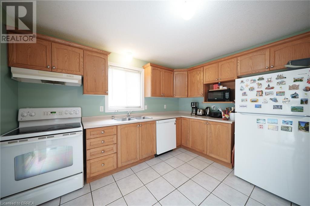 219 Balmoral Drive, Brantford, Ontario  N3V 1E6 - Photo 8 - 40735181