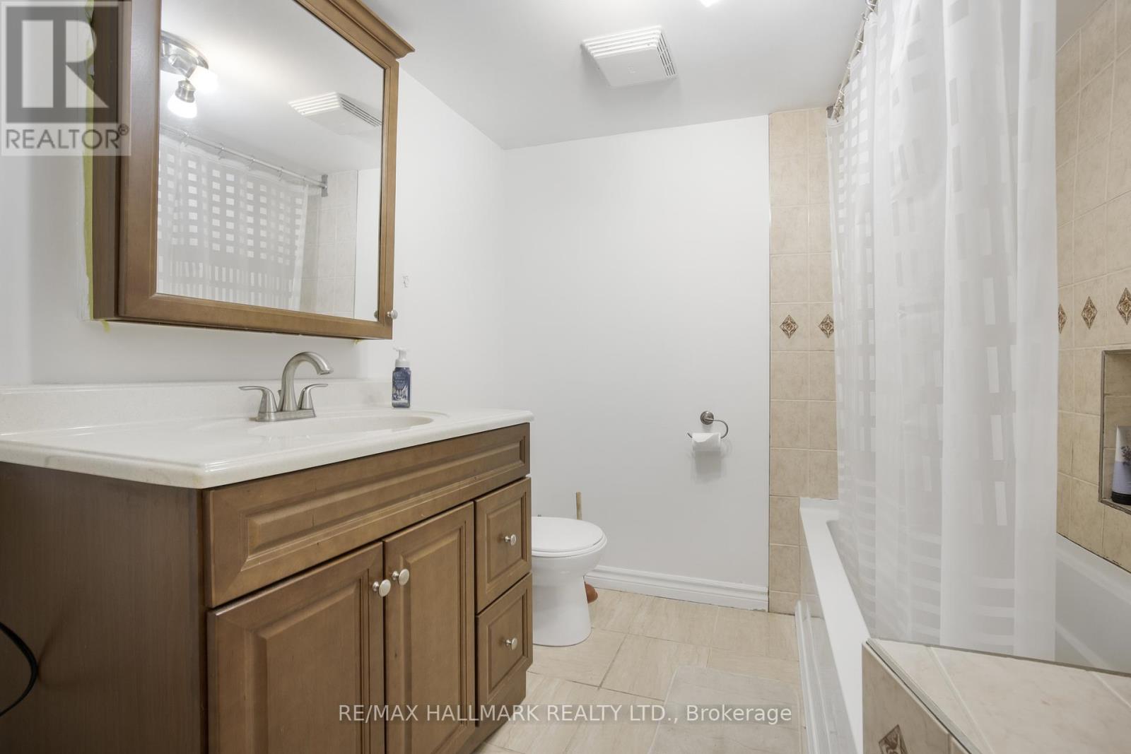 33 Patrick Drive, Aurora, Ontario  L4G 2A6 - Photo 44 - N12129556