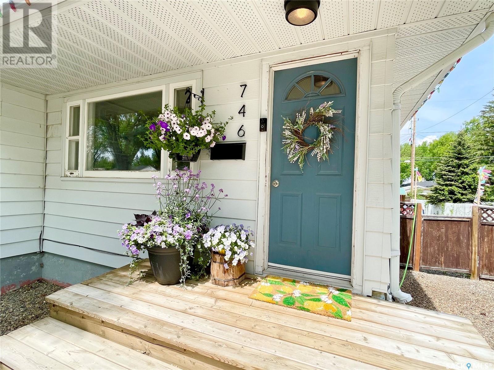 Property at 746 Grandview STREET W image 1