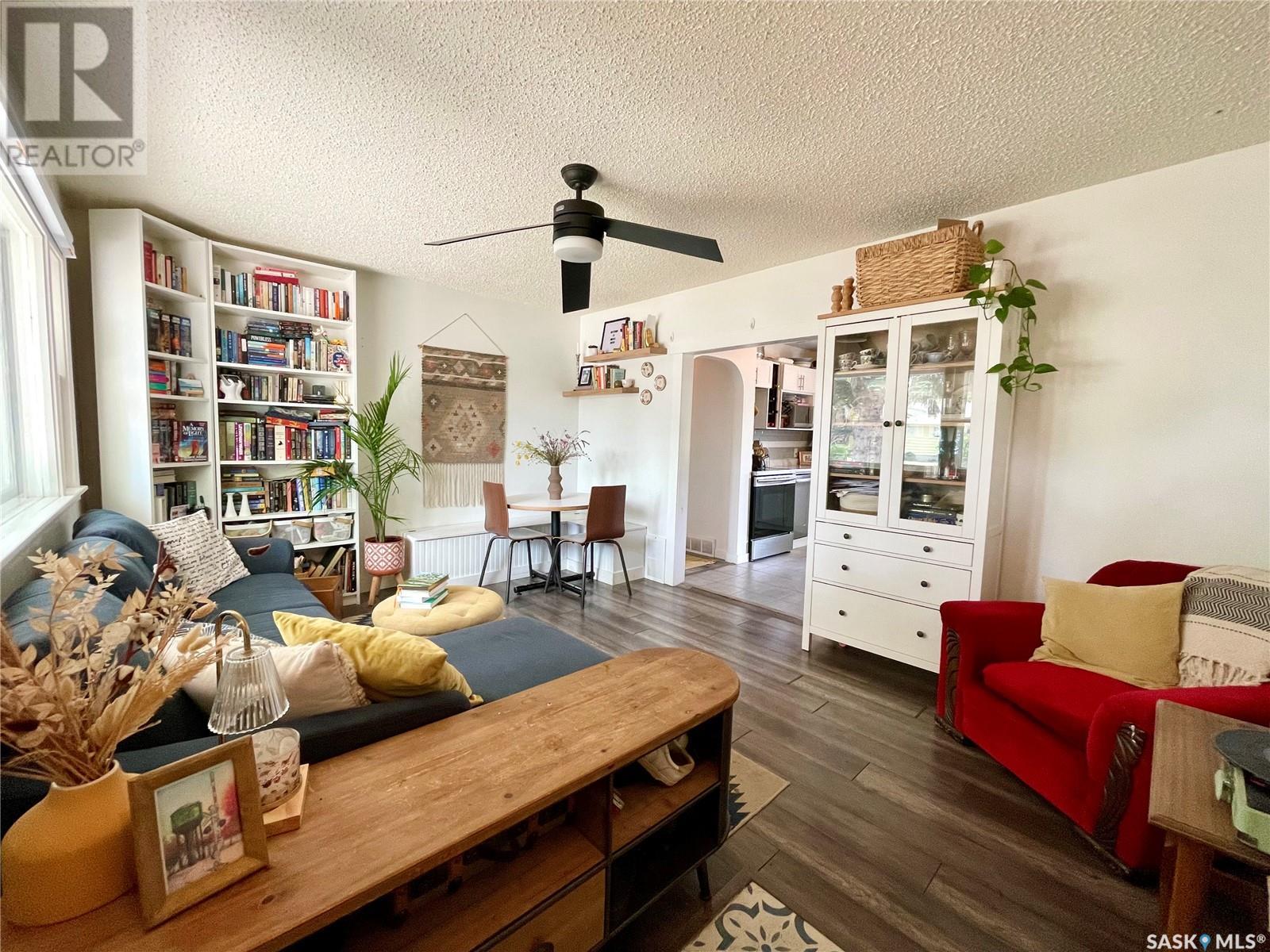 Property at 746 Grandview STREET W image 4