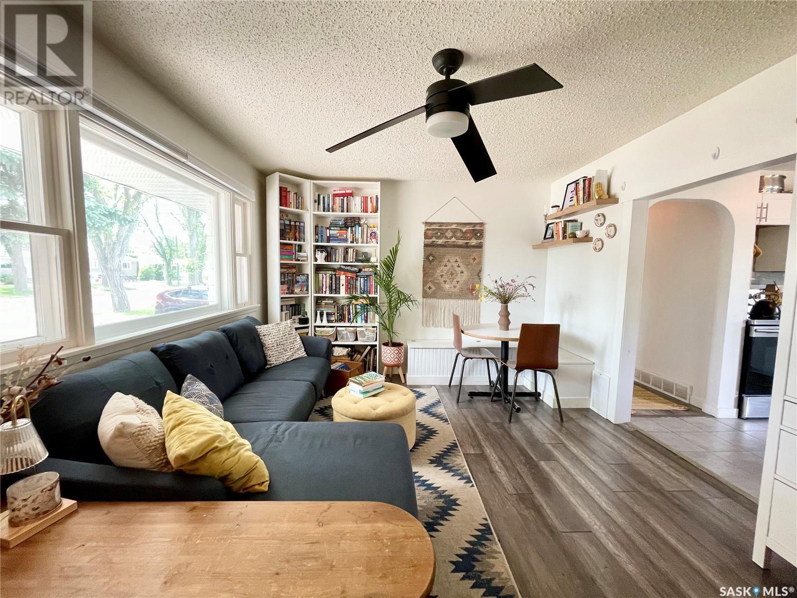 Property at 746 Grandview STREET W image 5