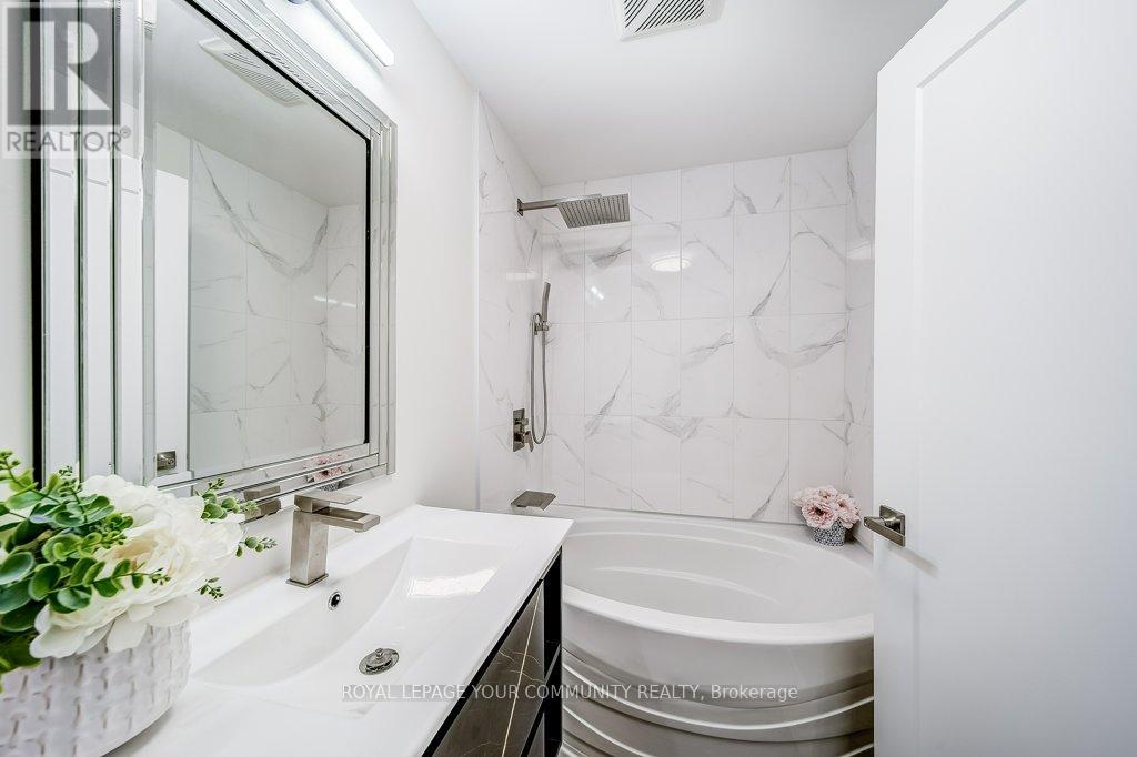 836 Montsell Avenue, Georgina, Ontario  L0E 1S0 - Photo 17 - N12176175