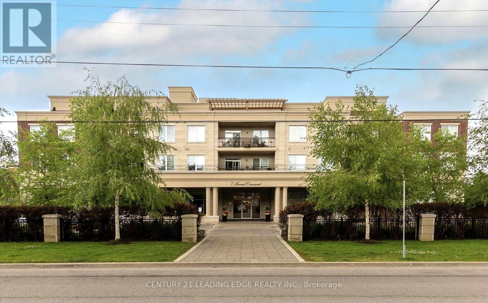 325 - 7 BOND CRESCENT, richmond hill (oak ridges), Ontario