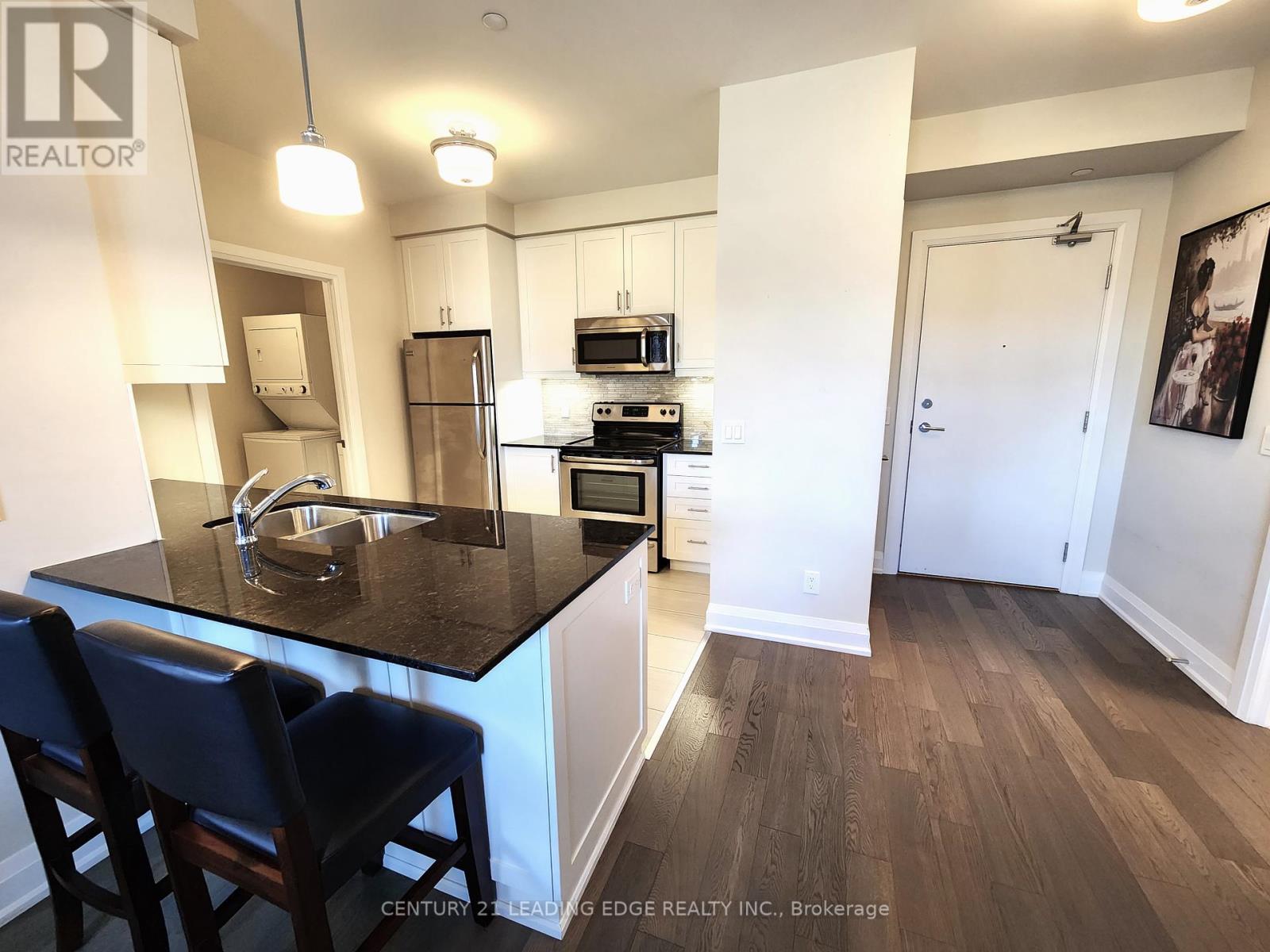 325 - 7 Bond Crescent, Richmond Hill, Ontario  L4E 1E6 - Photo 3 - N12192165