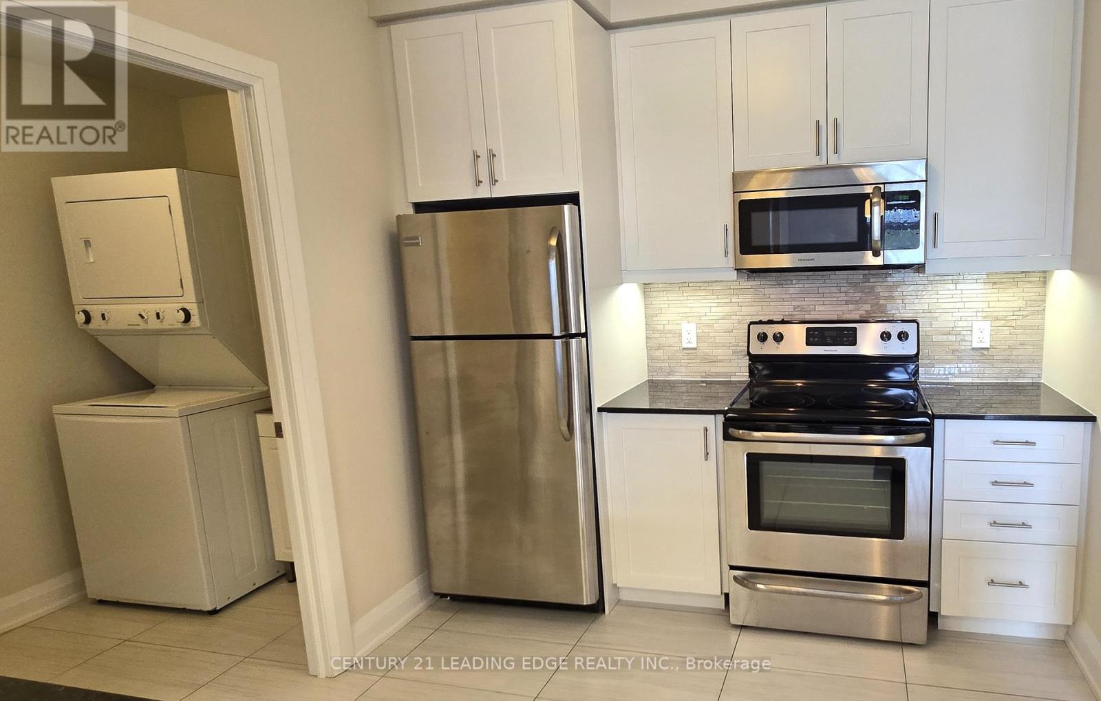 325 - 7 Bond Crescent, Richmond Hill, Ontario  L4E 1E6 - Photo 8 - N12192165