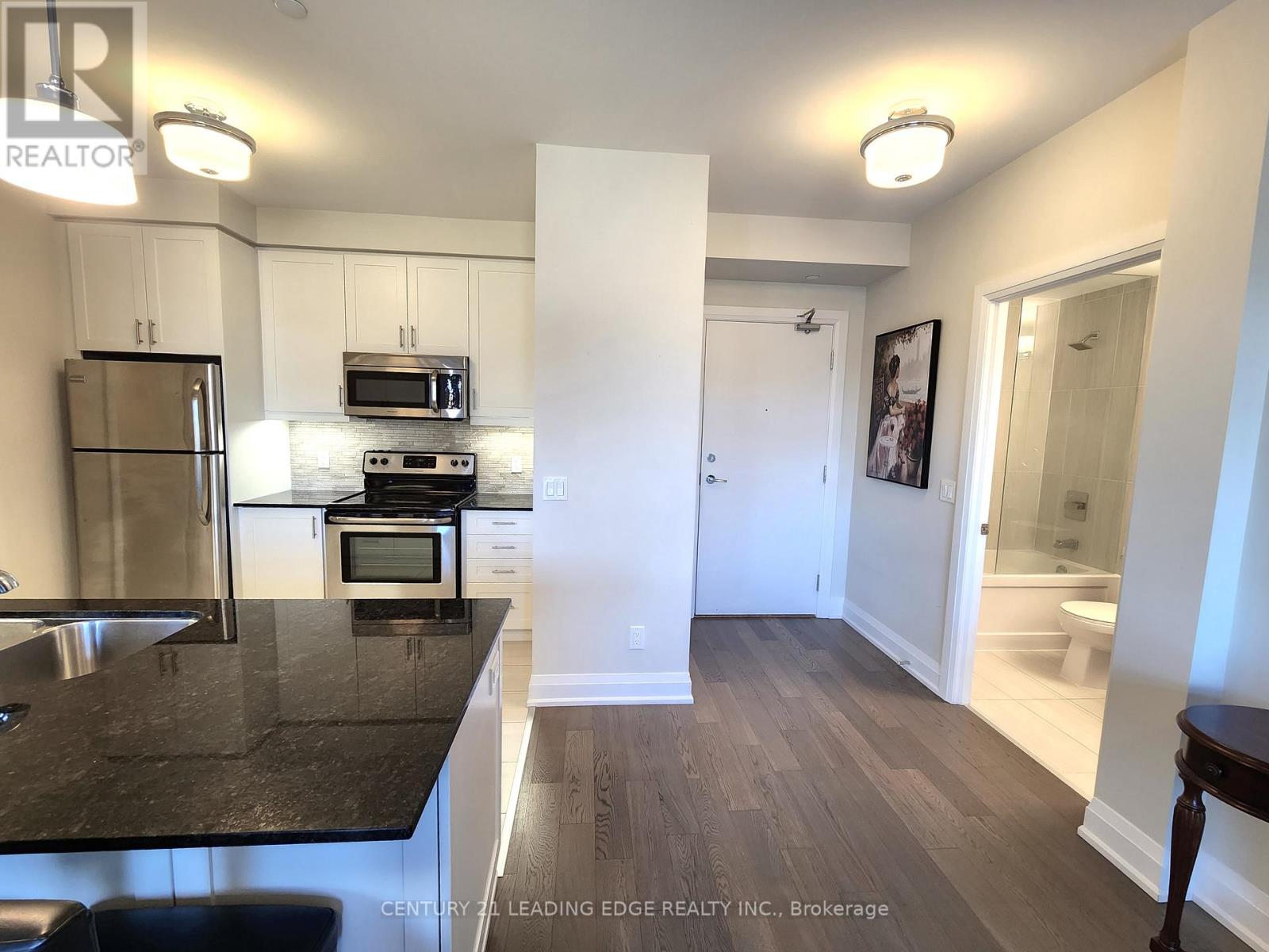 325 - 7 Bond Crescent, Richmond Hill, Ontario  L4E 1E6 - Photo 4 - N12192165