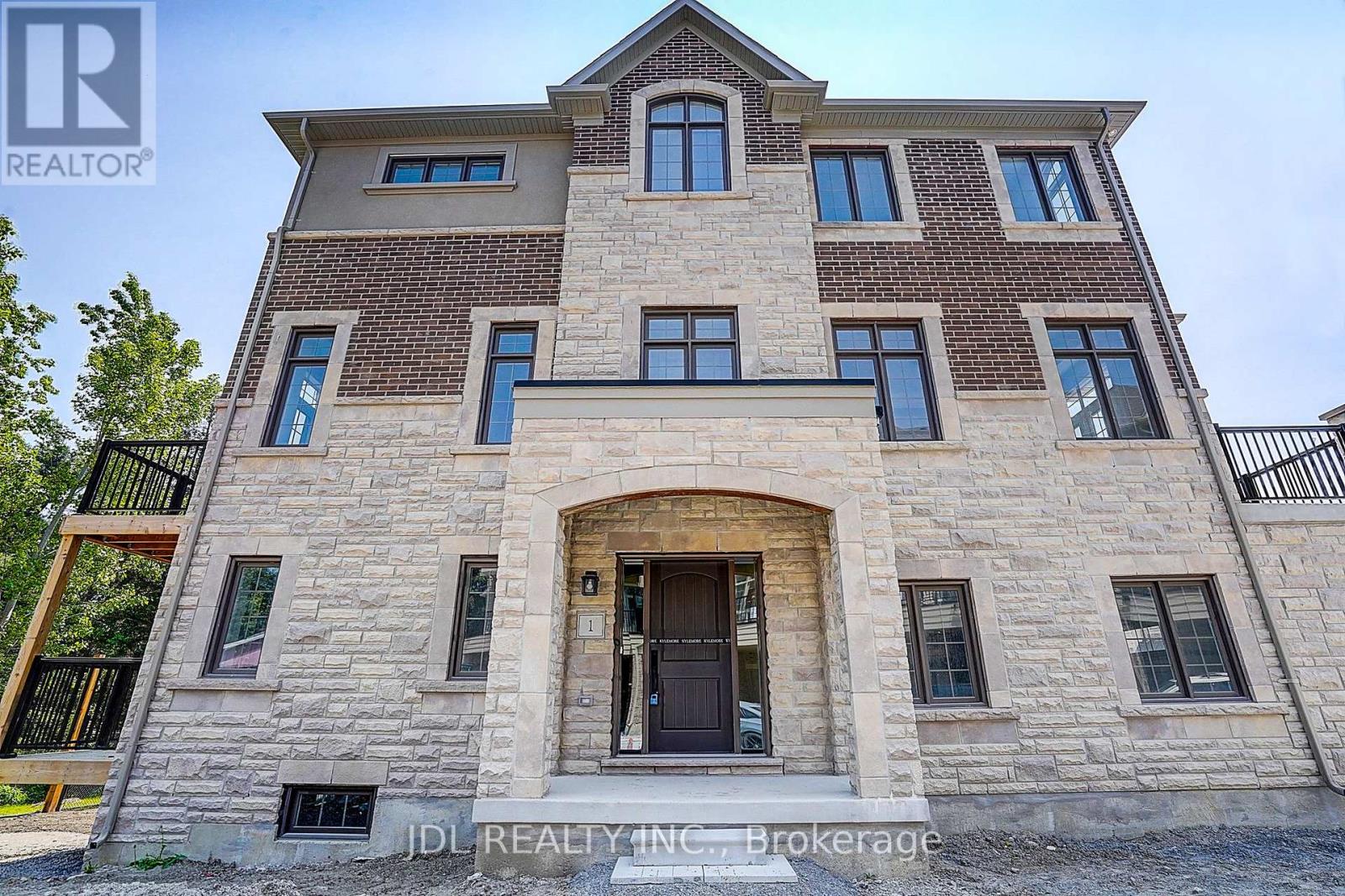 1 West Village Lane, Markham (Angus Glen), Ontario  L6C 3L5 - Photo 7 - N12192459