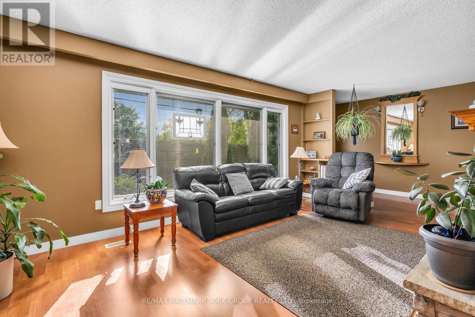 49 Kay Avenue, Georgina (Virginia), Ontario  L0E 1N0 - Photo 12 - N12192709