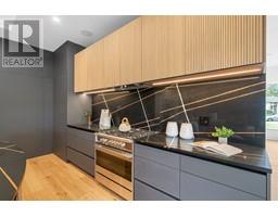 687 POPLAR STREET, Coquitlam property photo listing R3010615 for sale