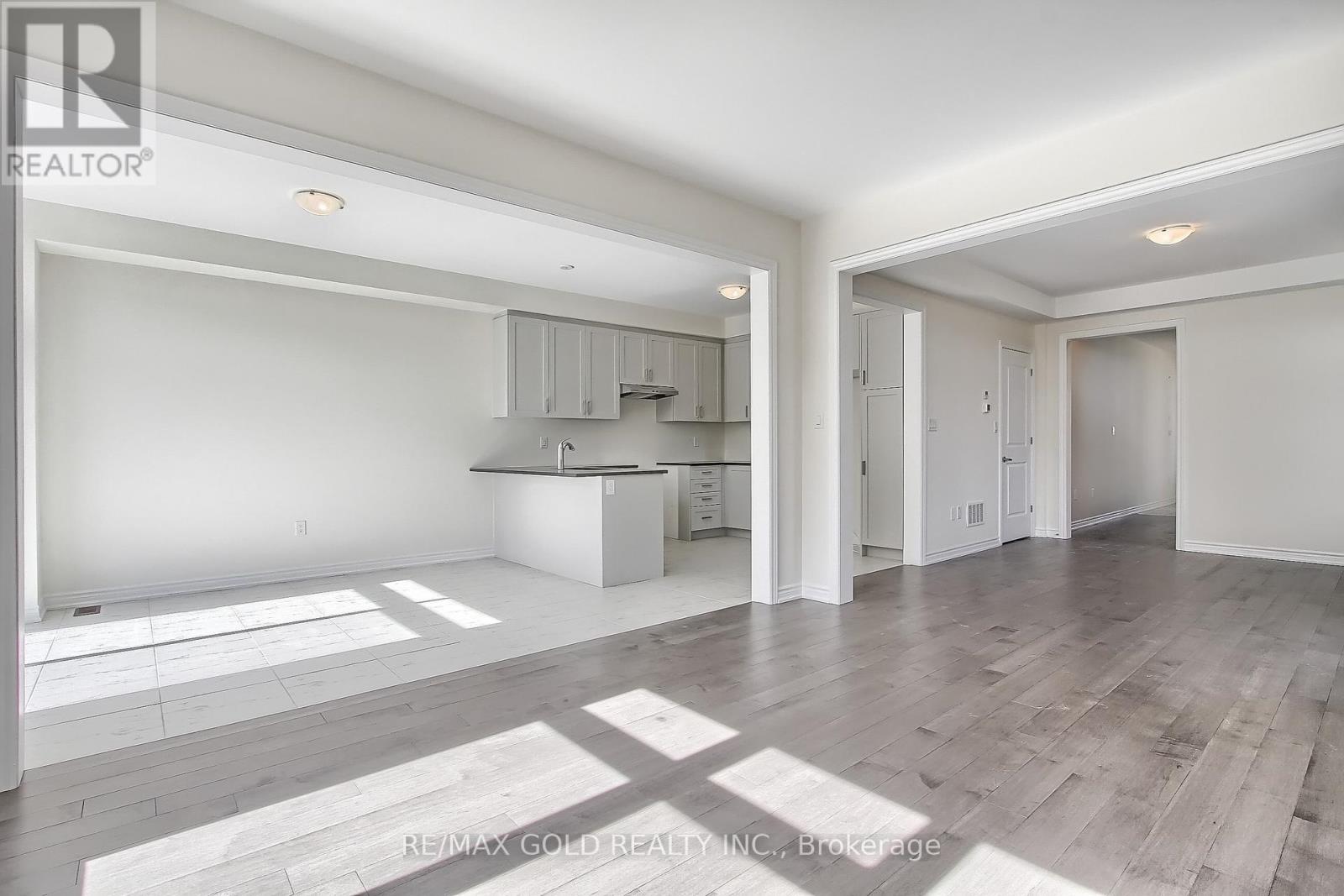 9 Kentledge Avenue, East Gwillimbury, Ontario  L9N 0V9 - Photo 15 - N12192502