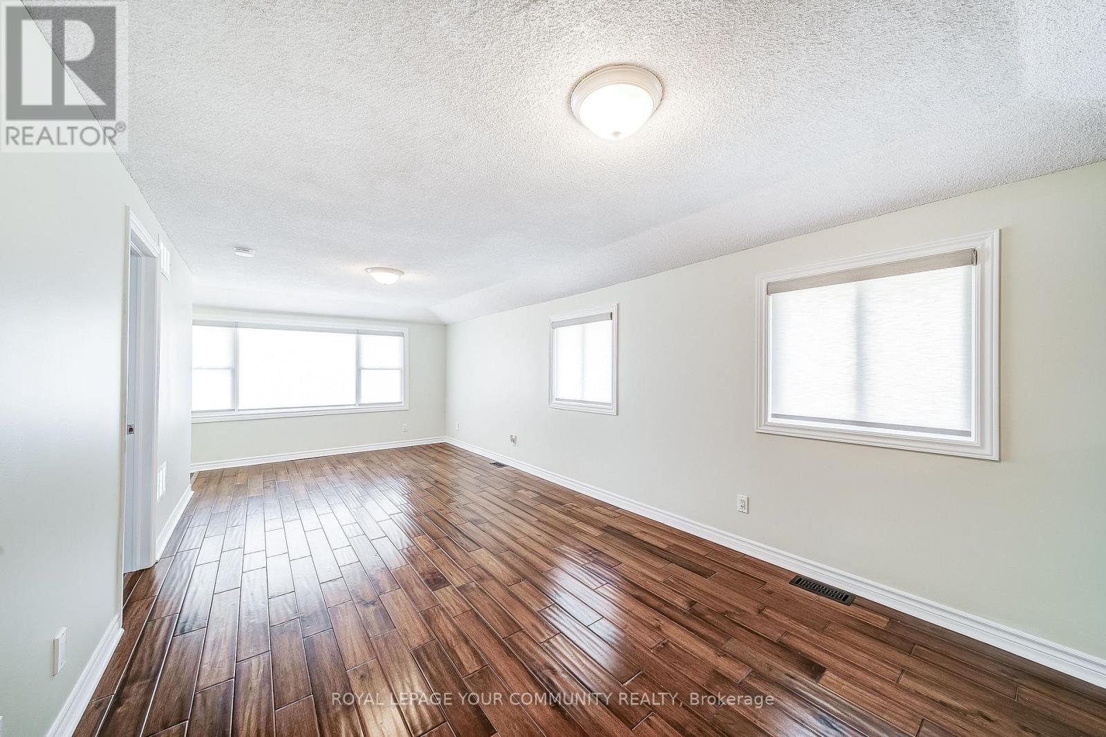 95 Dunkirk Avenue, Georgina (Sutton & Jackson's Point), Ontario  L0E 1R0 - Photo 10 - N12192575