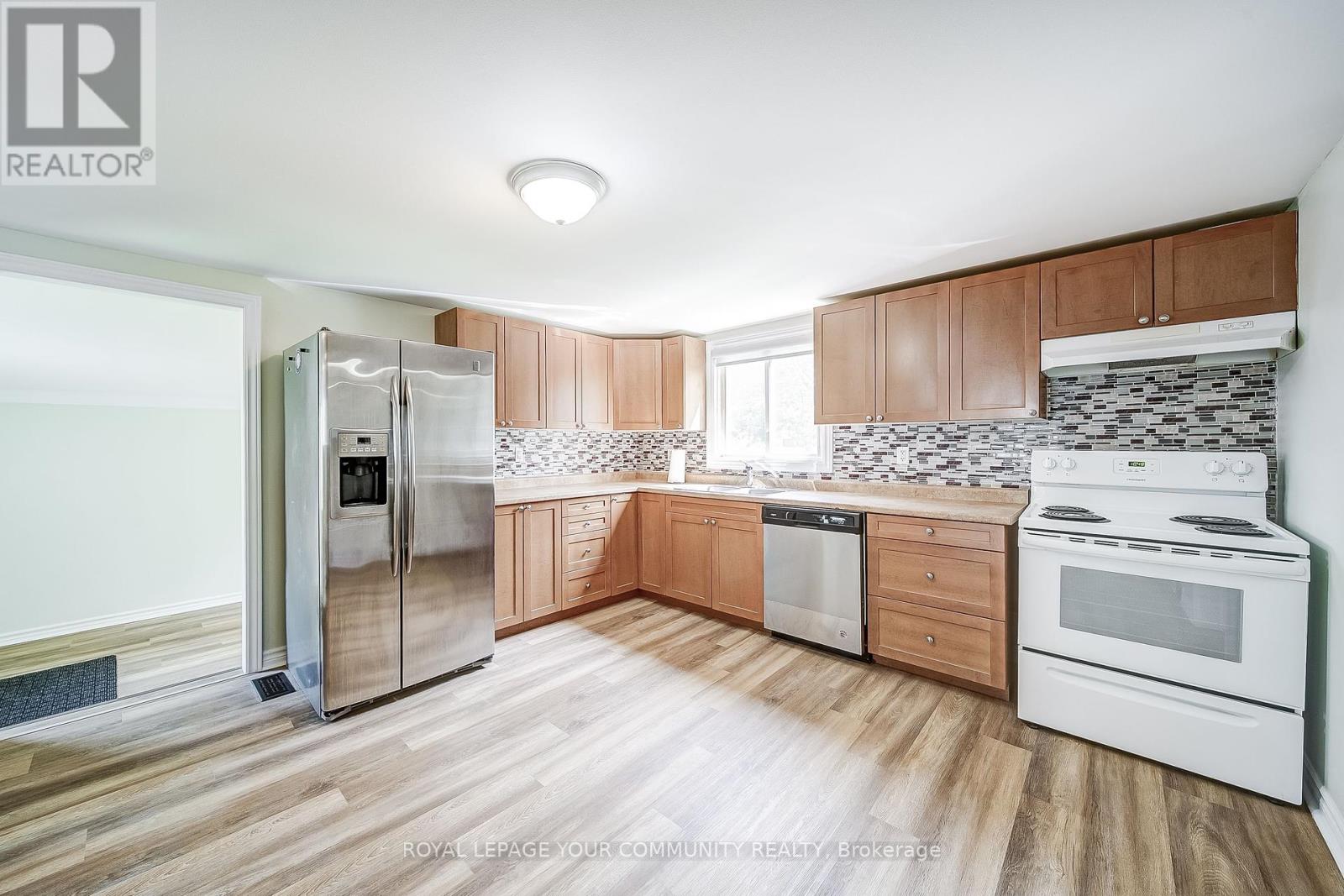 95 Dunkirk Avenue, Georgina (Sutton & Jackson's Point), Ontario  L0E 1R0 - Photo 8 - N12192575