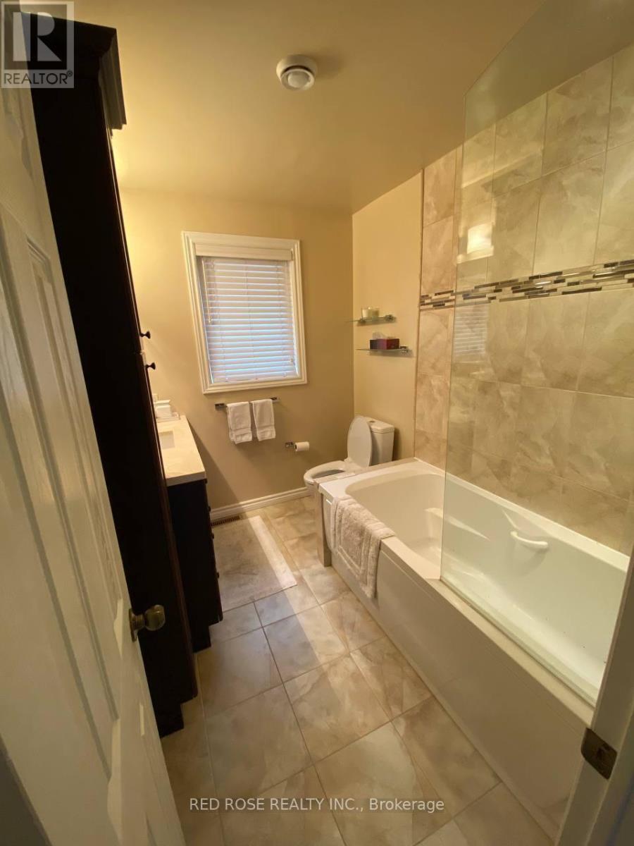 Main Floor - 97 Penstock Court, Richmond Hill (Mill Pond), Ontario  L4C 4P3 - Photo 9 - N12192628