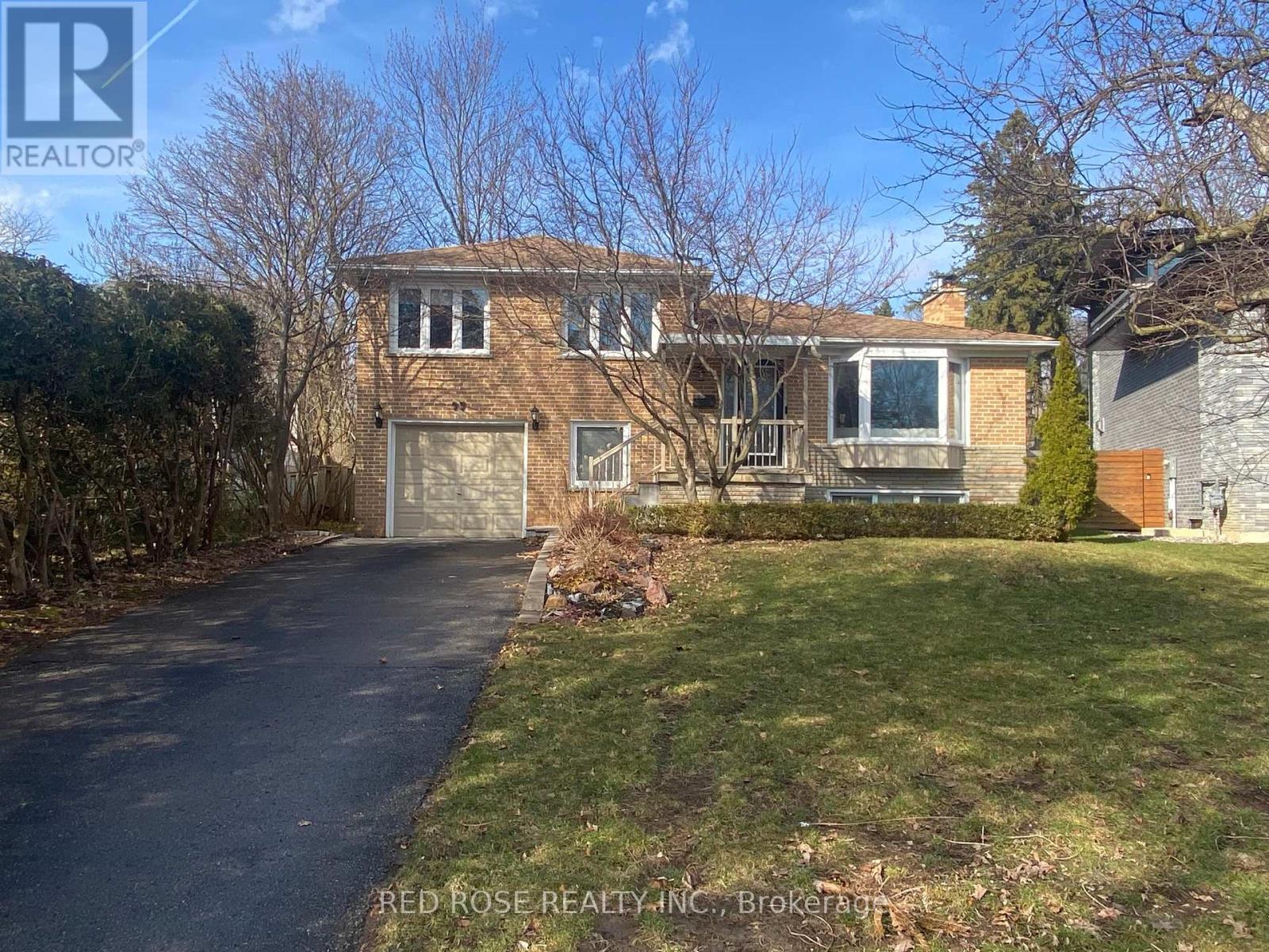 Main Floor - 97 Penstock Court, Richmond Hill (Mill Pond), Ontario  L4C 4P3 - Photo 1 - N12192628