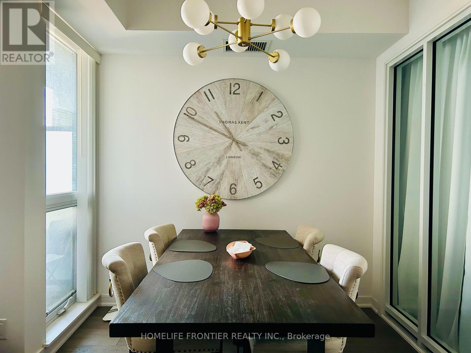 701 - 9205 Yonge Street, Richmond Hill (Langstaff), Ontario  L4C 1V5 - Photo 1 - N12192755
