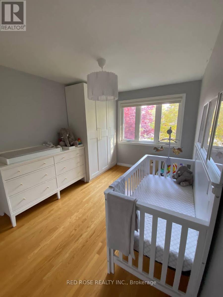 Main Floor - 97 Penstock Court, Richmond Hill, Ontario  L4C 4P3 - Photo 8 - N12192628