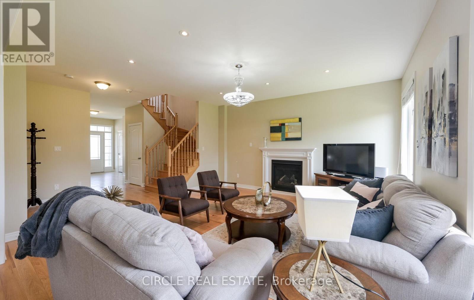 166 Sharpe Crescent, New Tecumseth (Tottenham), Ontario  L0G 1W0 - Photo 8 - N12192828