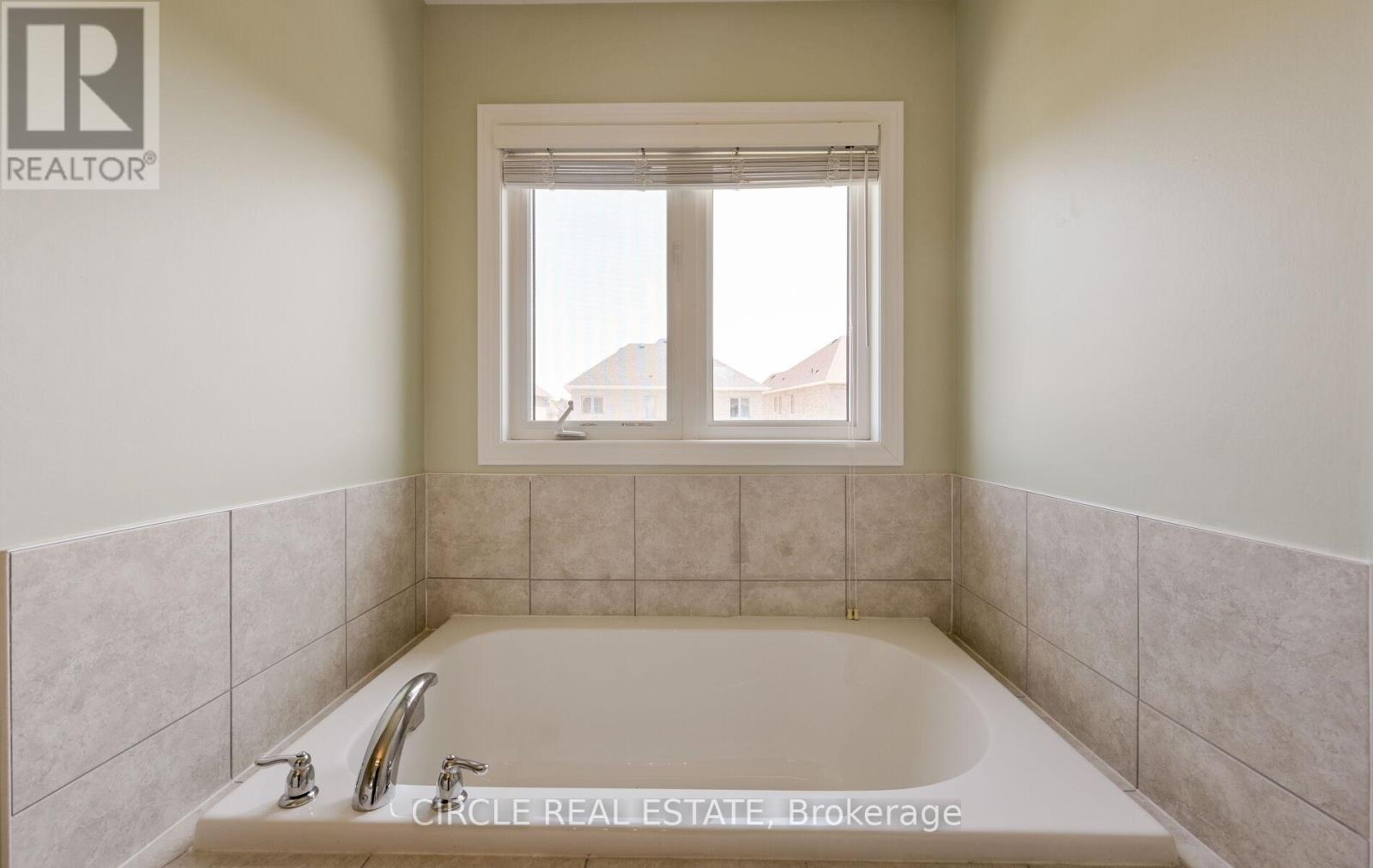 166 Sharpe Crescent, New Tecumseth (Tottenham), Ontario  L0G 1W0 - Photo 28 - N12192828