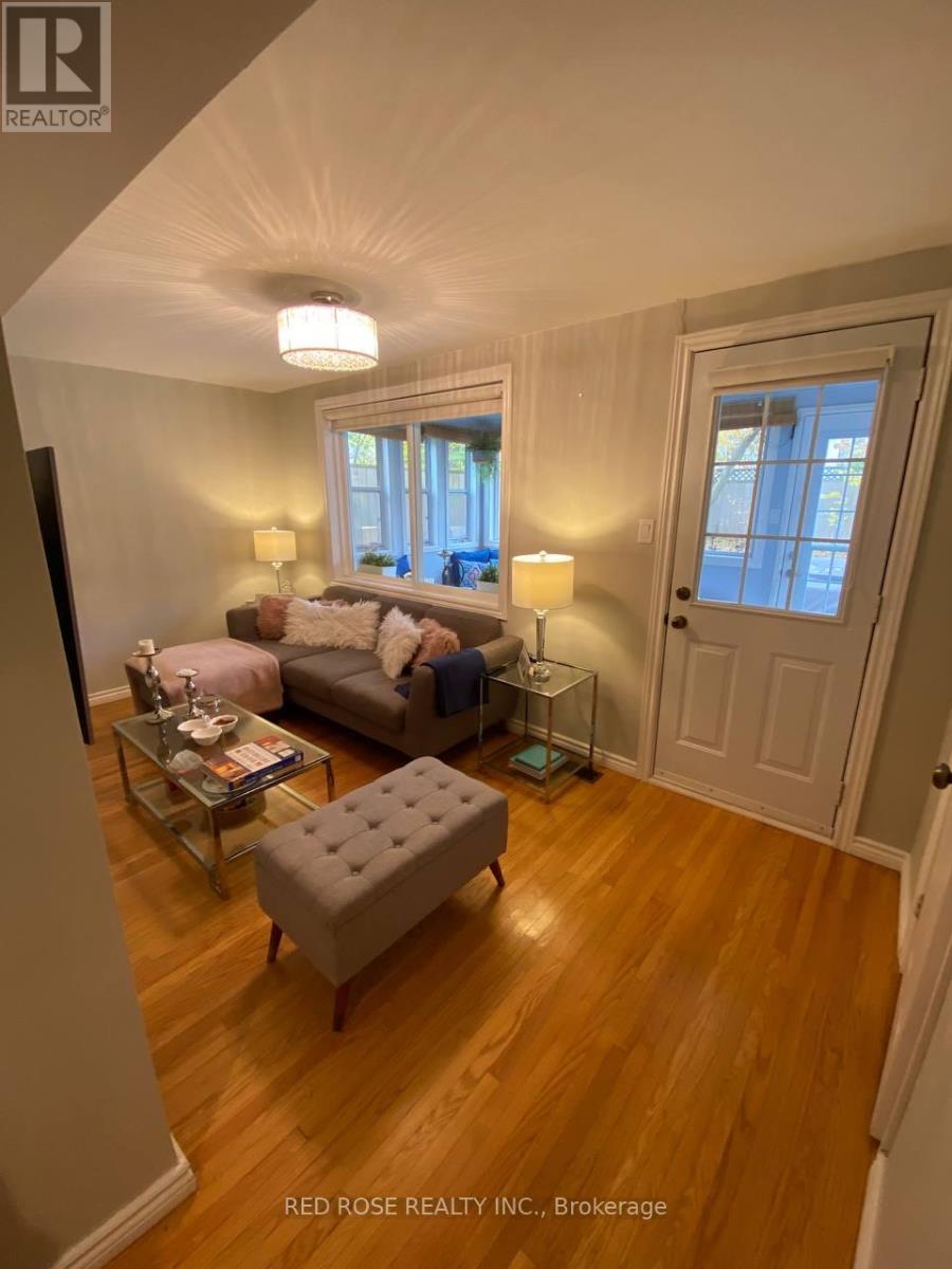 Main Floor - 97 Penstock Court, Richmond Hill (Mill Pond), Ontario  L4C 4P3 - Photo 12 - N12192628