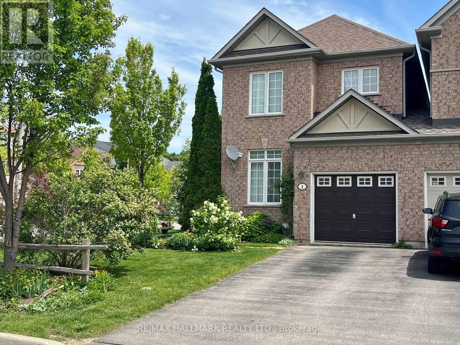 1 Lander Crescent, Vaughan, Ontario  L4J 8V3 - Photo 3 - N12192937