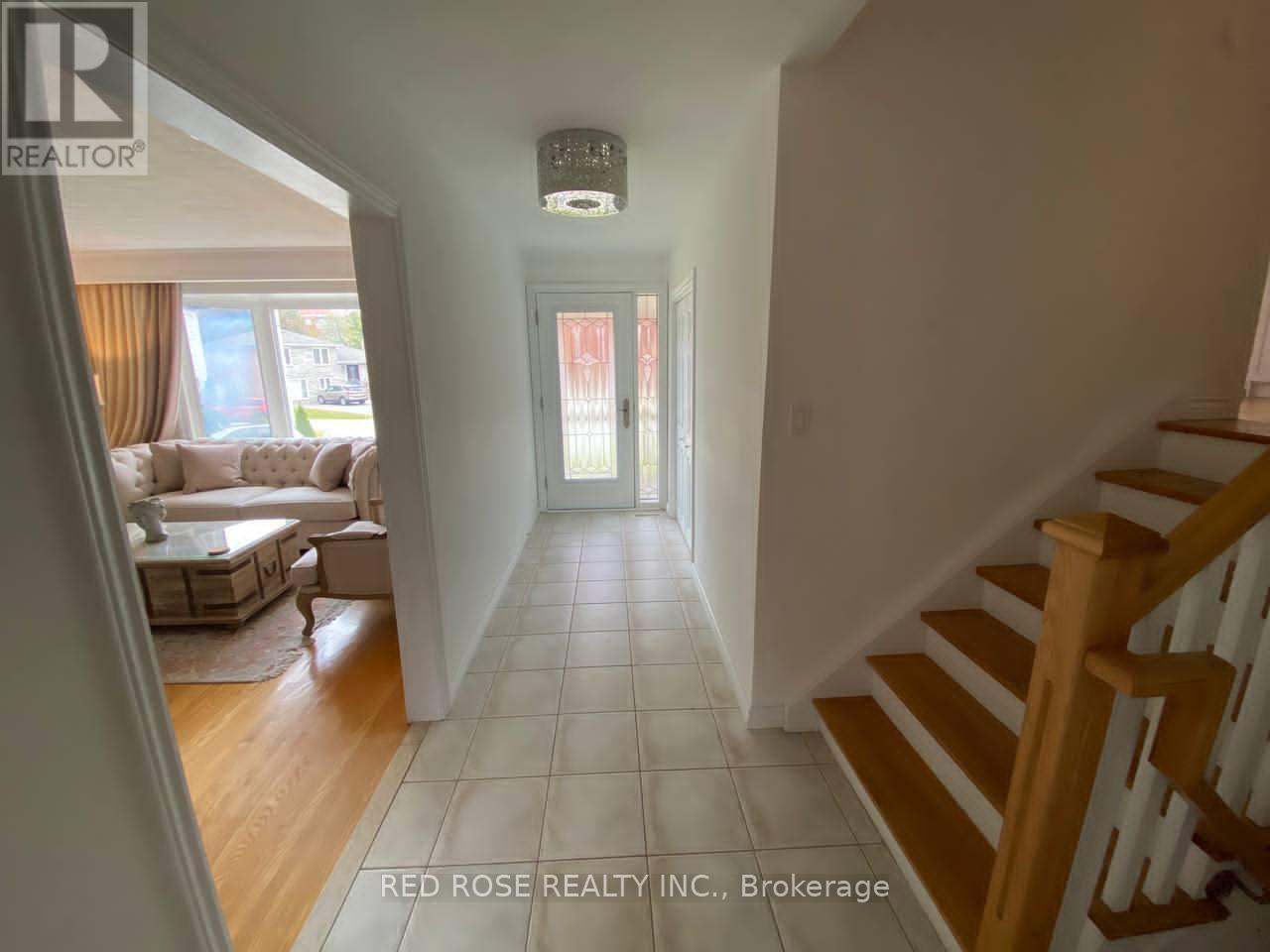 Main Floor - 97 Penstock Court, Richmond Hill (Mill Pond), Ontario  L4C 4P3 - Photo 2 - N12192628