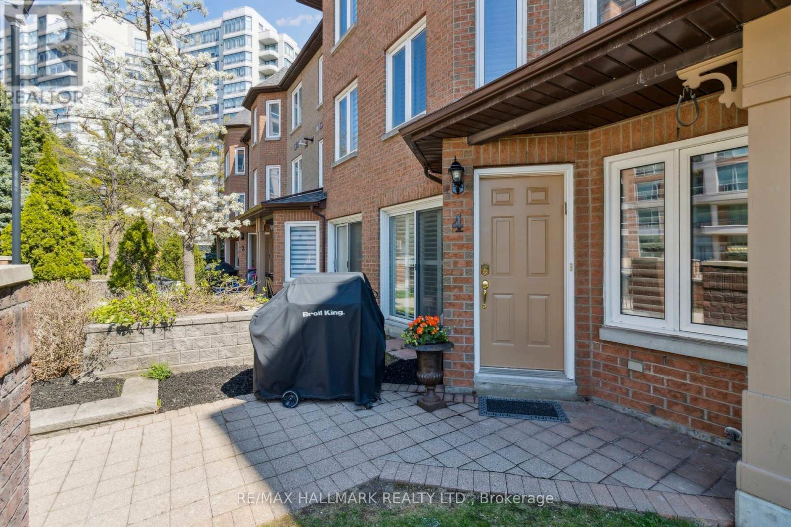 4 - 735 New Westminster Drive, Vaughan (Brownridge), Ontario  L4J 7Y9 - Photo 4 - N12192652