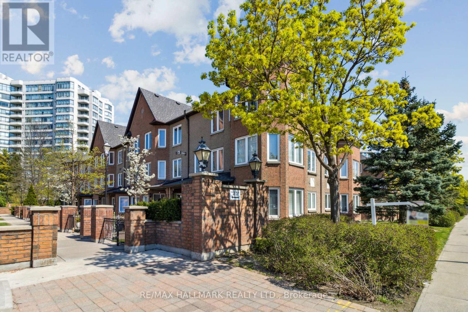 4 - 735 New Westminster Drive, Vaughan (Brownridge), Ontario  L4J 7Y9 - Photo 3 - N12192652