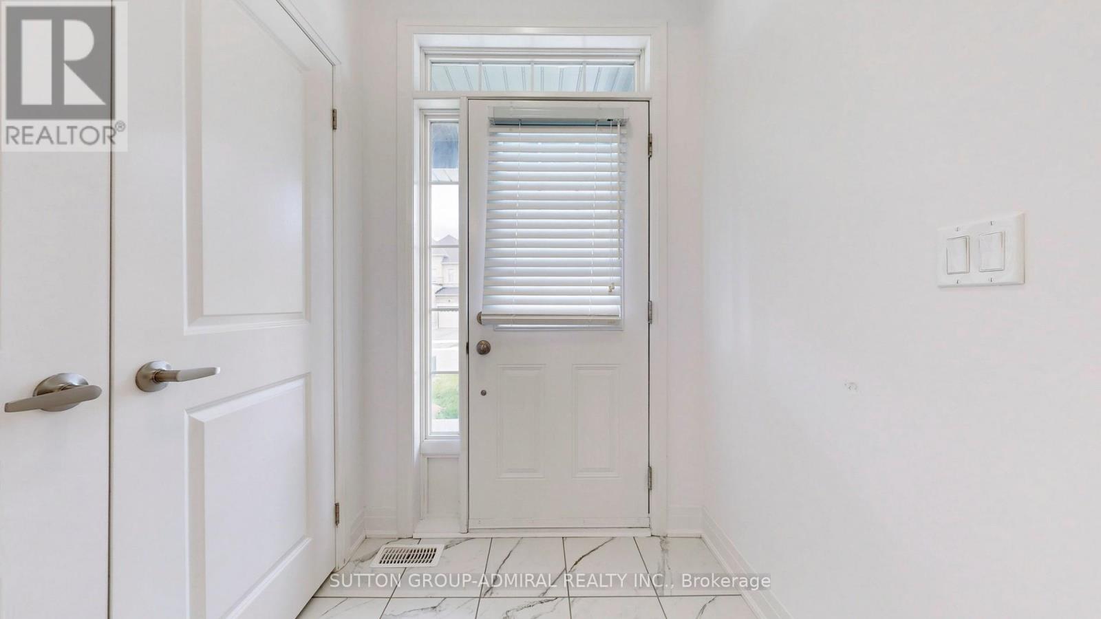 89 Kentledge Avenue, East Gwillimbury, Ontario  L9N 0V9 - Photo 3 - N12192996