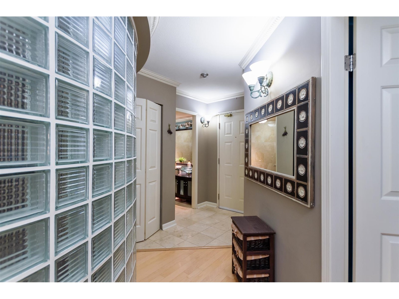 101 15717 MARINE DRIVE, White Rock real estate listing R2987202 for sale