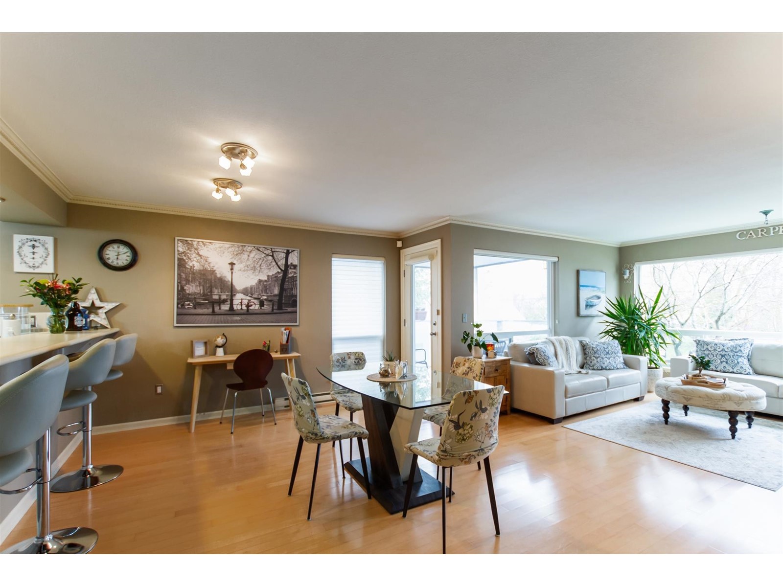 101 15717 MARINE DRIVE, White Rock real estate listing R2987202 for sale