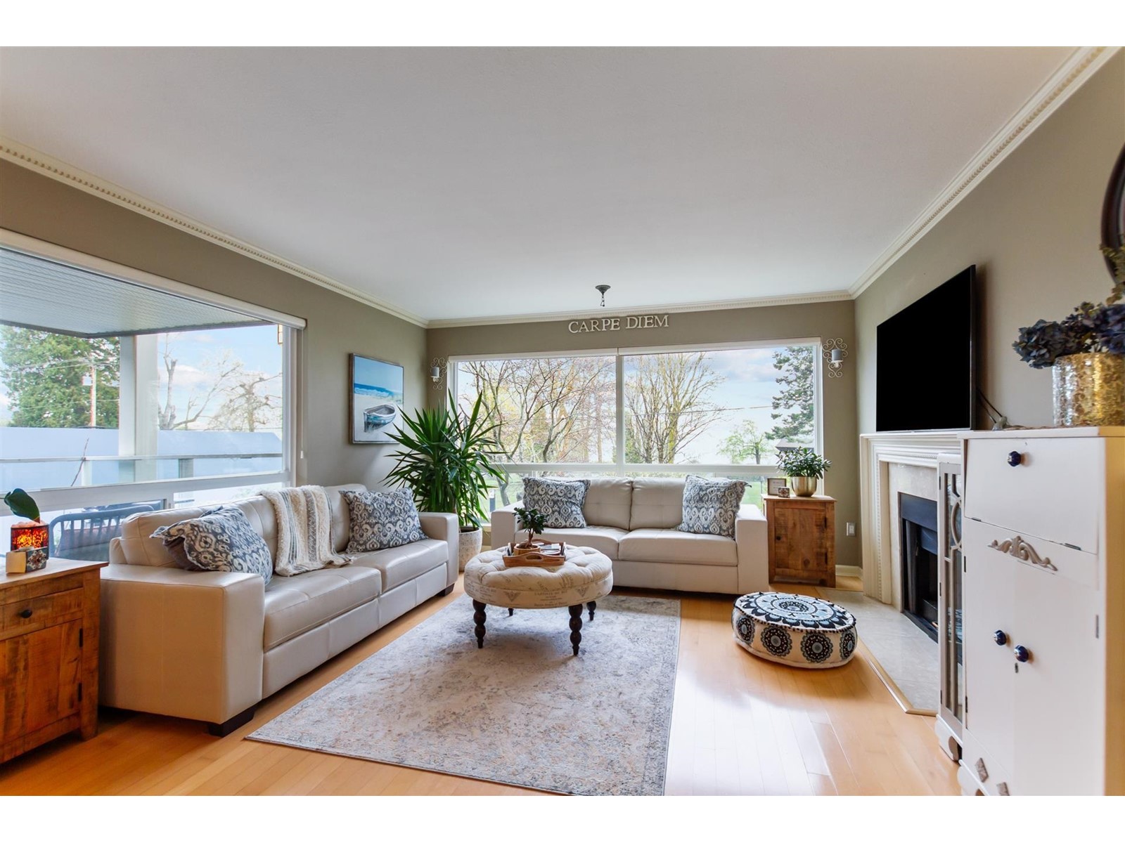 101 15717 MARINE DRIVE, White Rock real estate listing R2987202 for sale