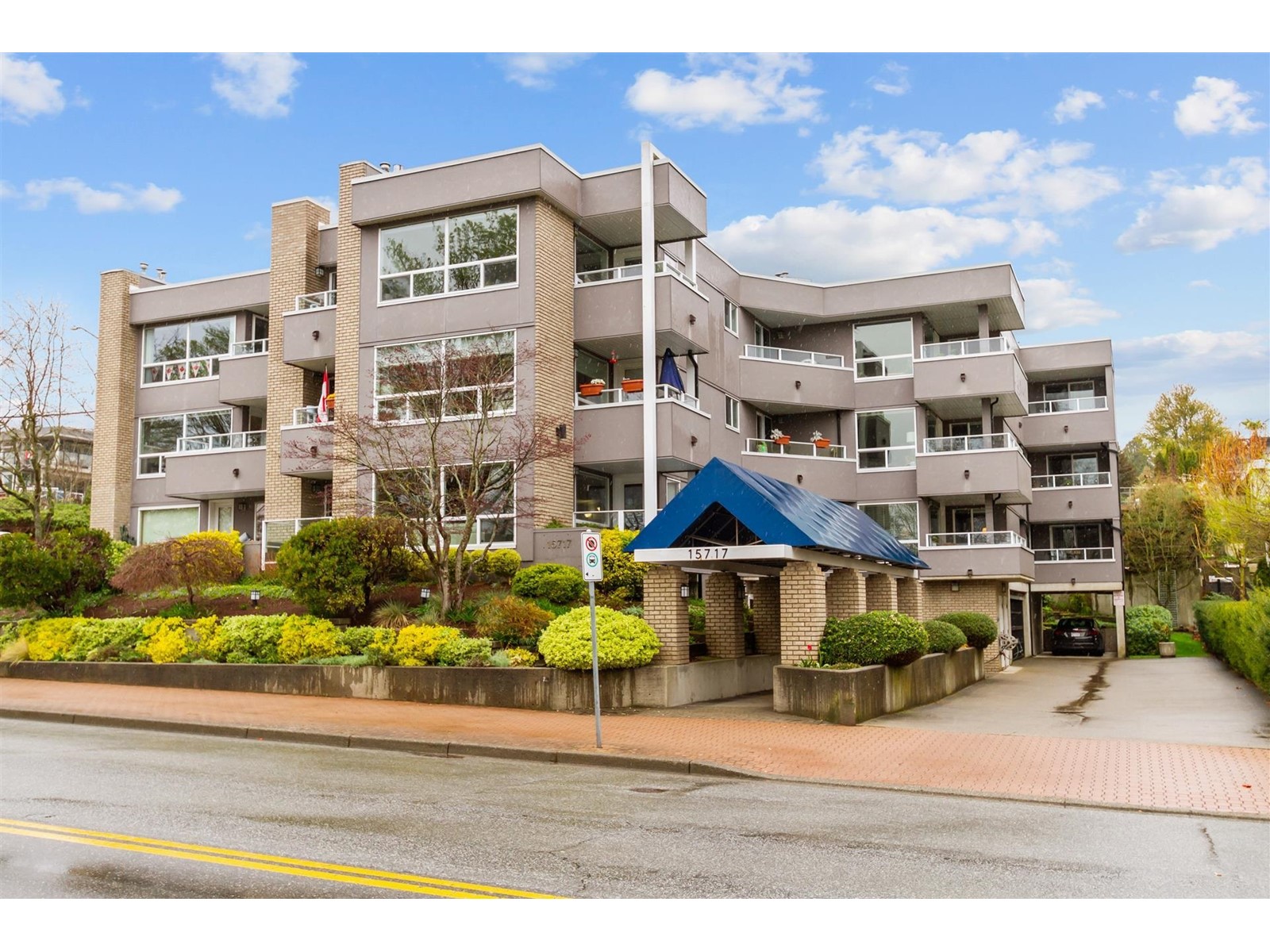 101 15717 MARINE DRIVE, White Rock real estate listing R2987202 for sale