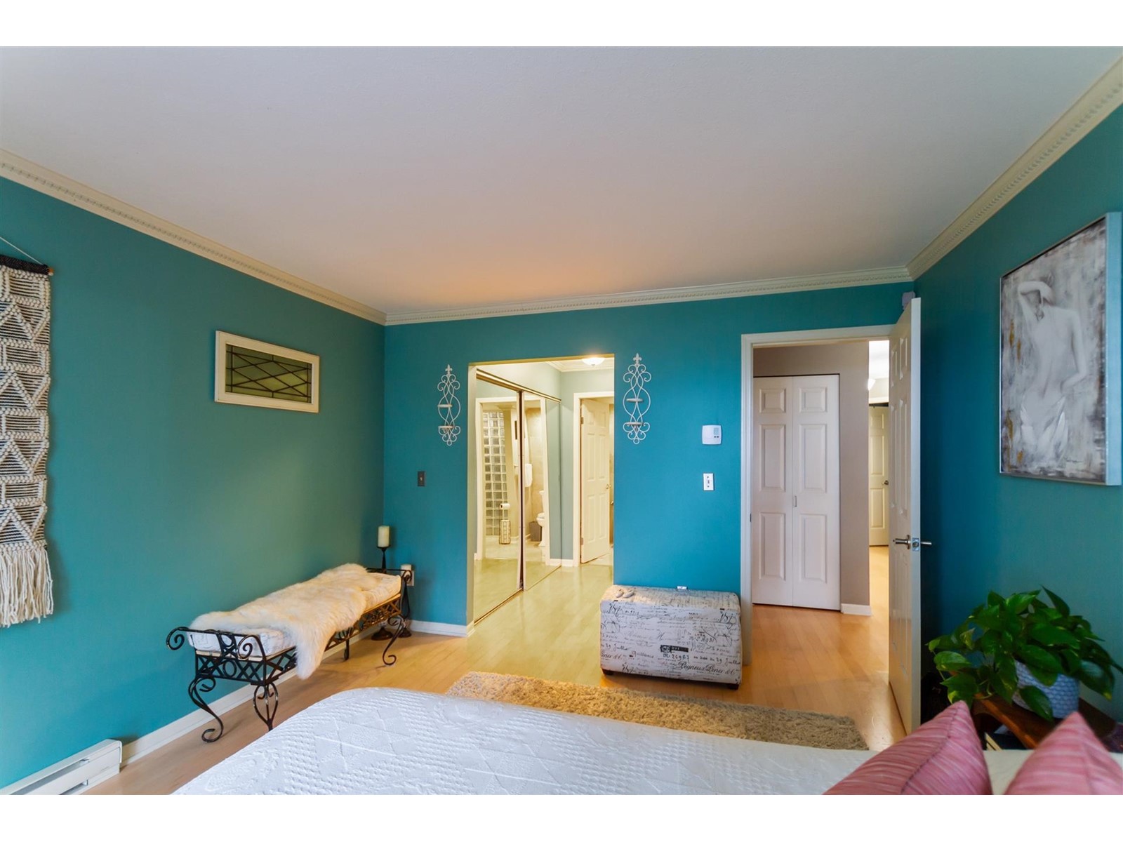 101 15717 MARINE DRIVE, White Rock real estate listing R2987202 for sale