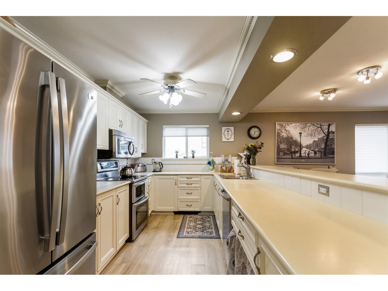 101 15717 Marine Drive, White Rock, British Columbia  V4B 1E4 - Photo 8 - R2987202
