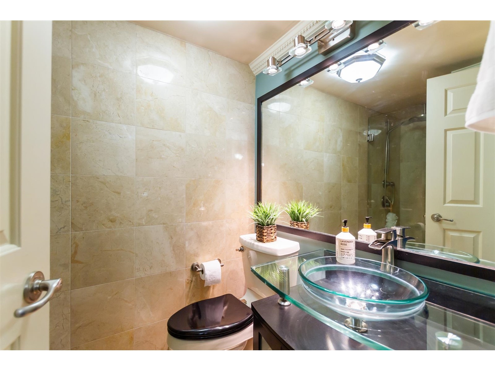 101 15717 MARINE DRIVE, White Rock real estate listing R2987202 for sale