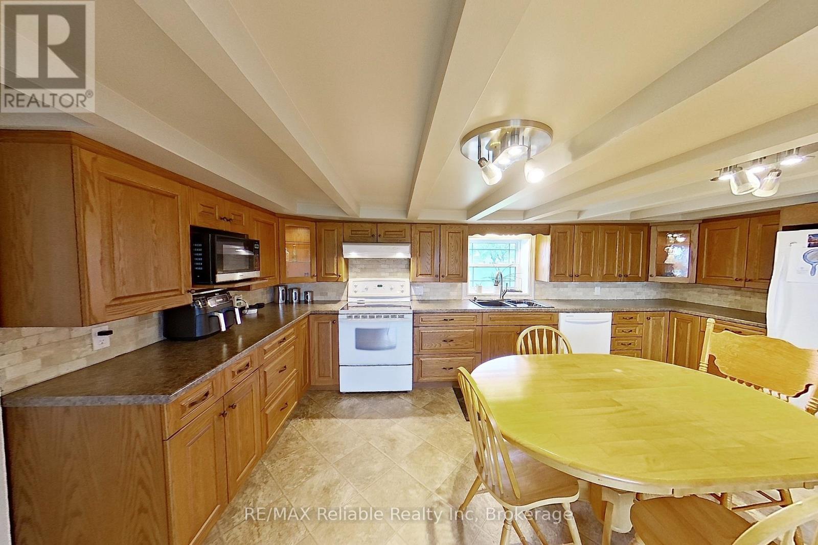 73053 Bluewater Highway, Bluewater, Ontario  N0M 2T0 - Photo 16 - X12193163