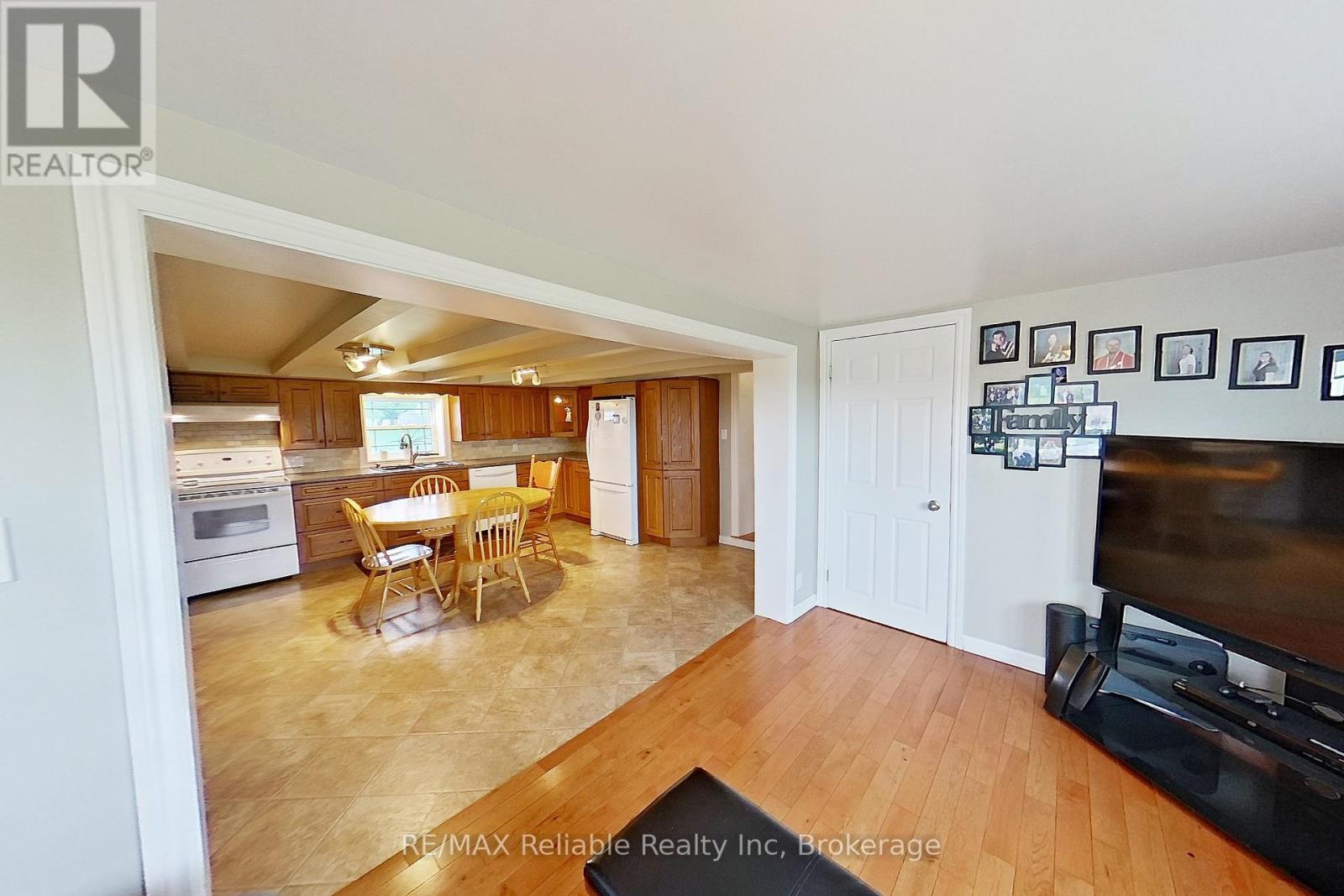 73053 Bluewater Highway, Bluewater, Ontario  N0M 2T0 - Photo 25 - X12193163
