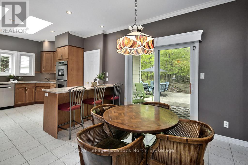 130 Davos Drive, Blue Mountains, Ontario  L9Y 0S9 - Photo 11 - X12193187