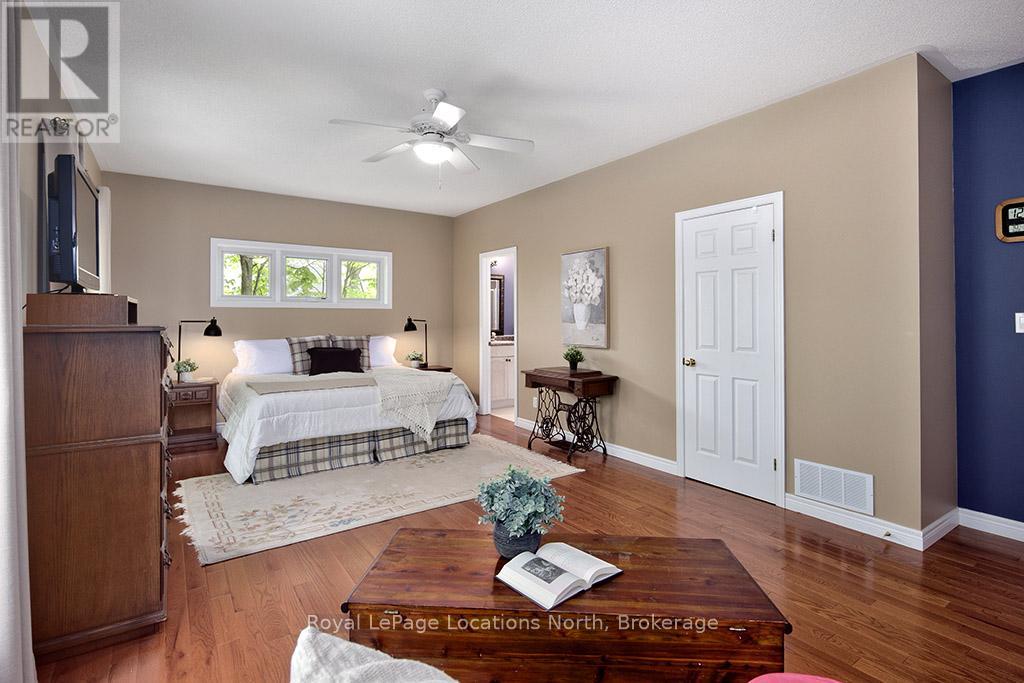 130 Davos Drive, Blue Mountains, Ontario  L9Y 0S9 - Photo 16 - X12193187
