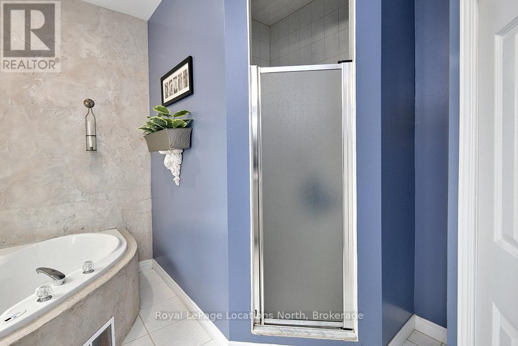 130 Davos Drive, Blue Mountains, Ontario  L9Y 0S9 - Photo 18 - X12193187