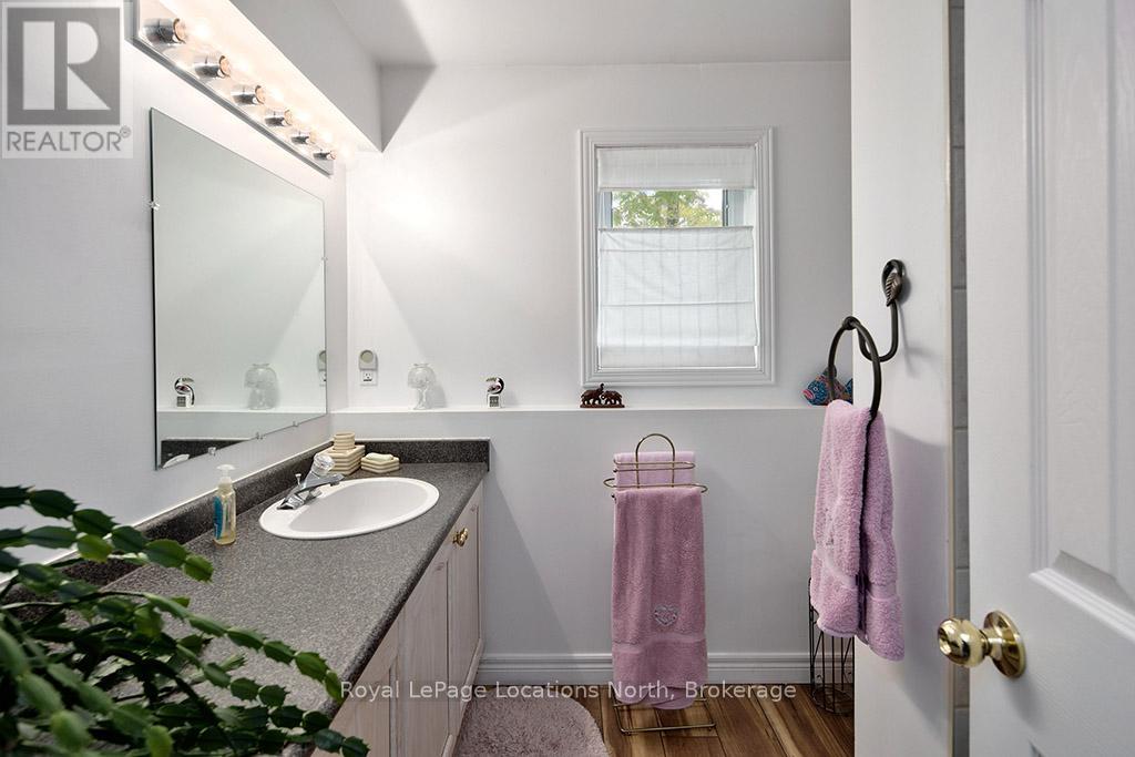 130 Davos Drive, Blue Mountains, Ontario  L9Y 0S9 - Photo 30 - X12193187