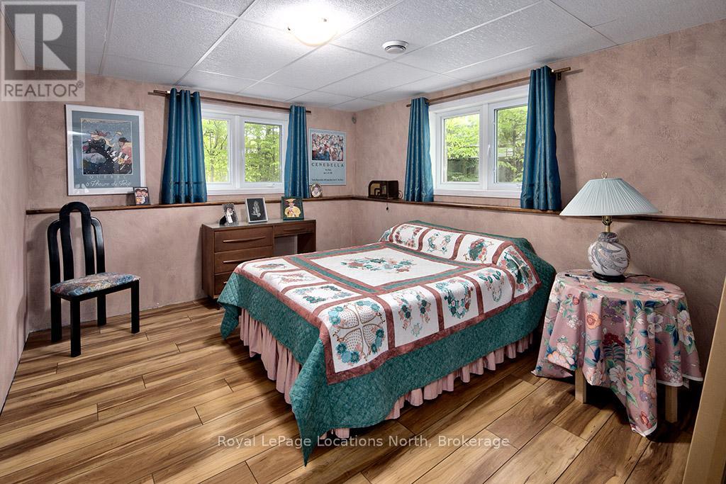 130 Davos Drive, Blue Mountains, Ontario L9Y 0S9 - Photo 32 - X12193187