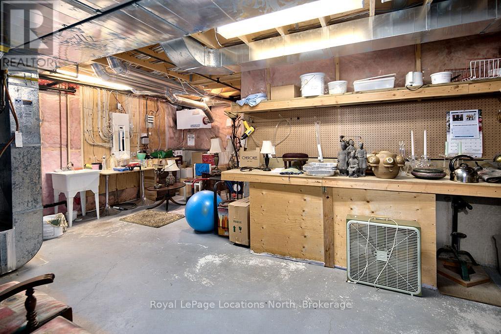 130 Davos Drive, Blue Mountains, Ontario  L9Y 0S9 - Photo 35 - X12193187