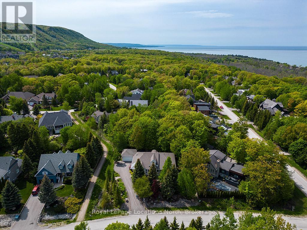 130 Davos Drive, Blue Mountains, Ontario  L9Y 0S9 - Photo 36 - X12193187